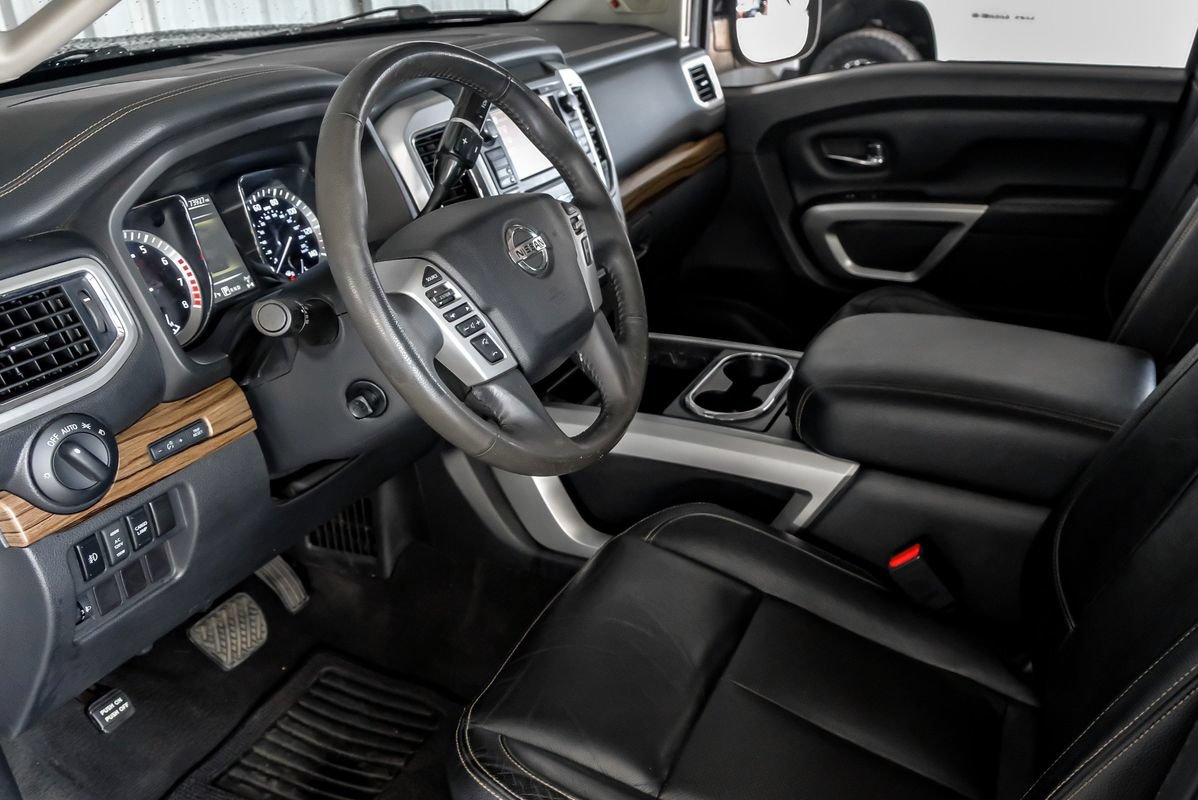 Used 2017 Nissan Titan SL AWD/4WD image 14