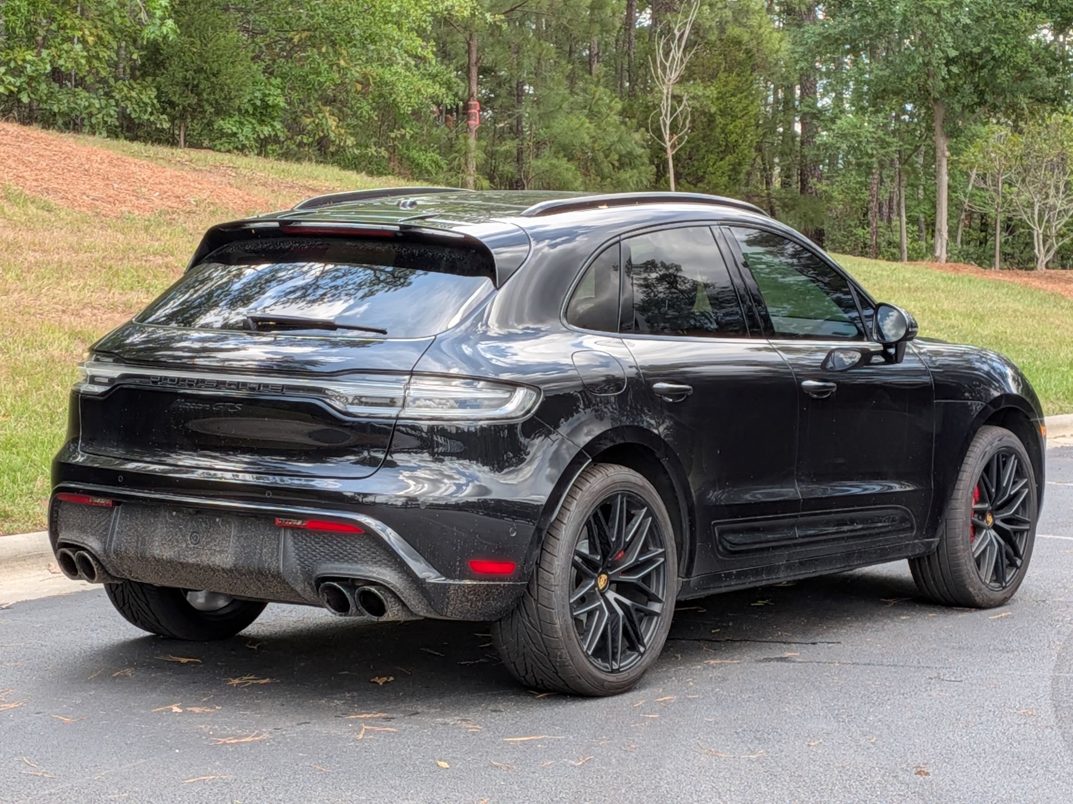Certified 2024 Porsche Macan GTS AWD/4WD image 24