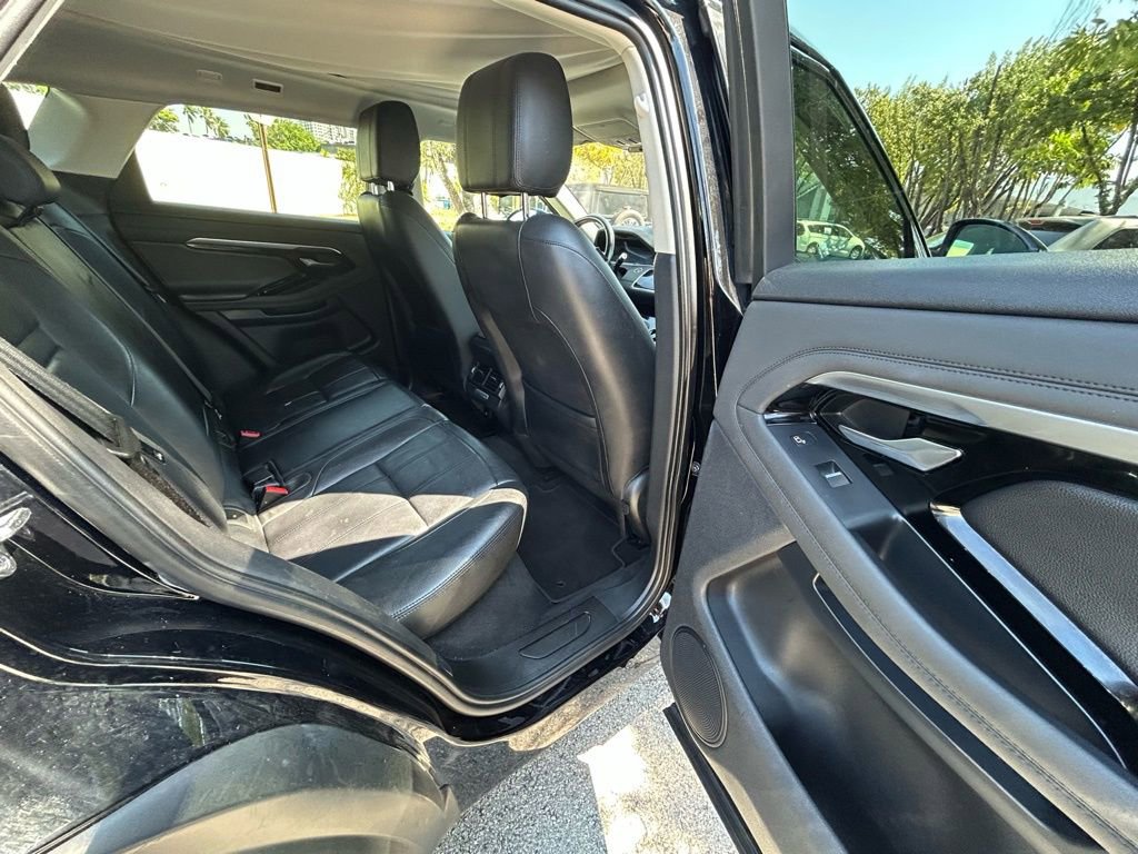 Used 2020 Land Rover Range Rover Evoque SE image 32