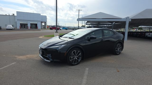 Used 2024 Toyota Prius Limited w/ Limited Premium Package FWD image 2