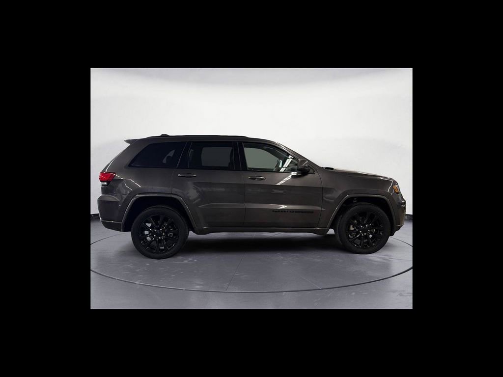 Used 2021 Jeep Grand Cherokee Laredo X AWD/4WD image 7