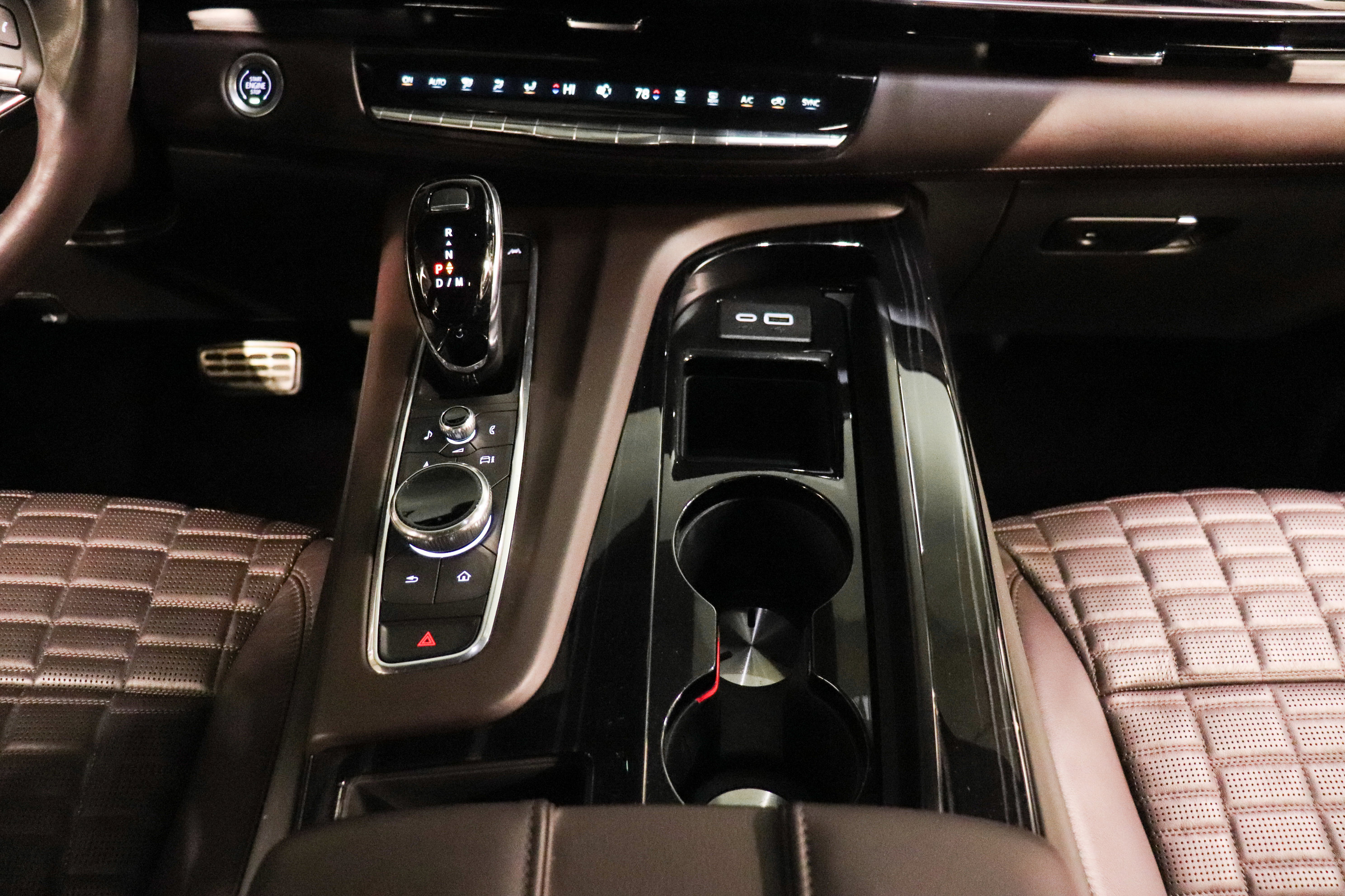 Used 2024 Cadillac Escalade ESV V w/ LPO, ONYX Package image 35