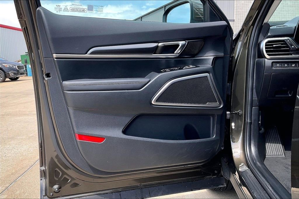 Used 2025 Kia Telluride S AWD/4WD image 23
