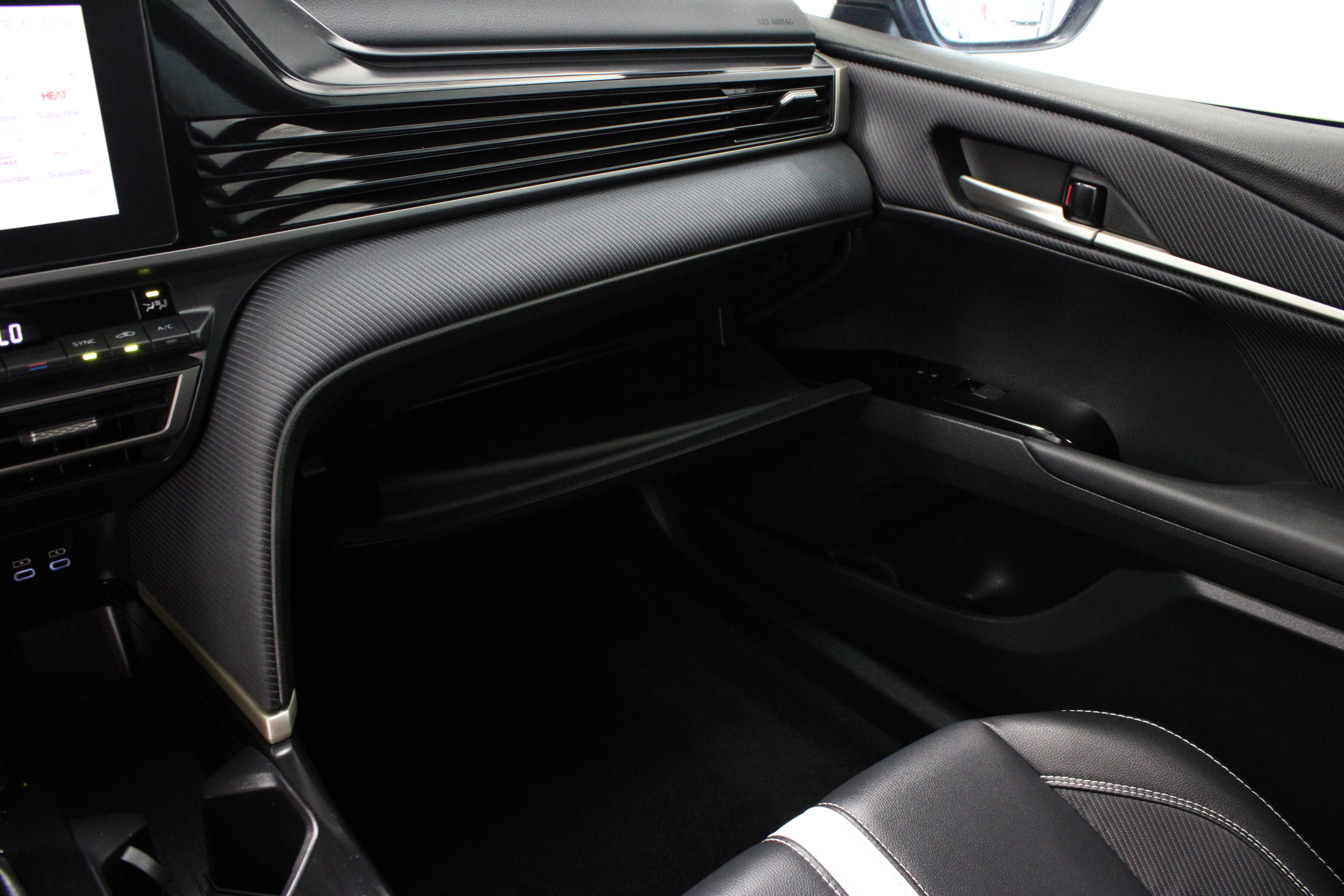 Used 2025 Toyota Camry SE FWD image 23