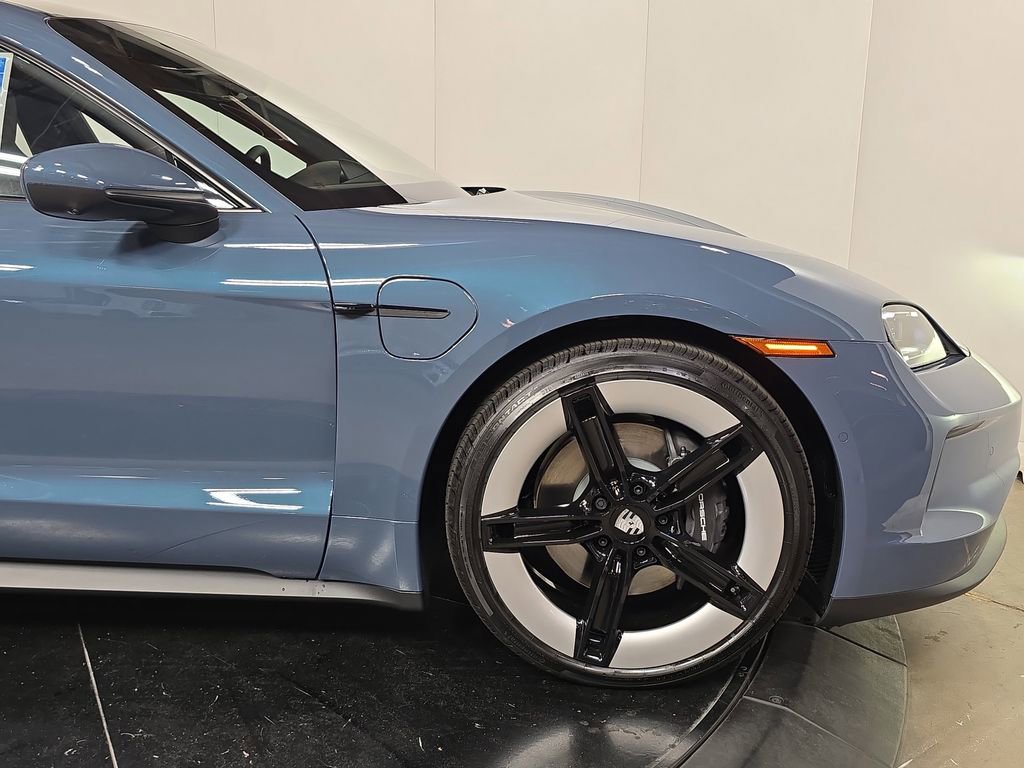 New 2026 Porsche Taycan image 11