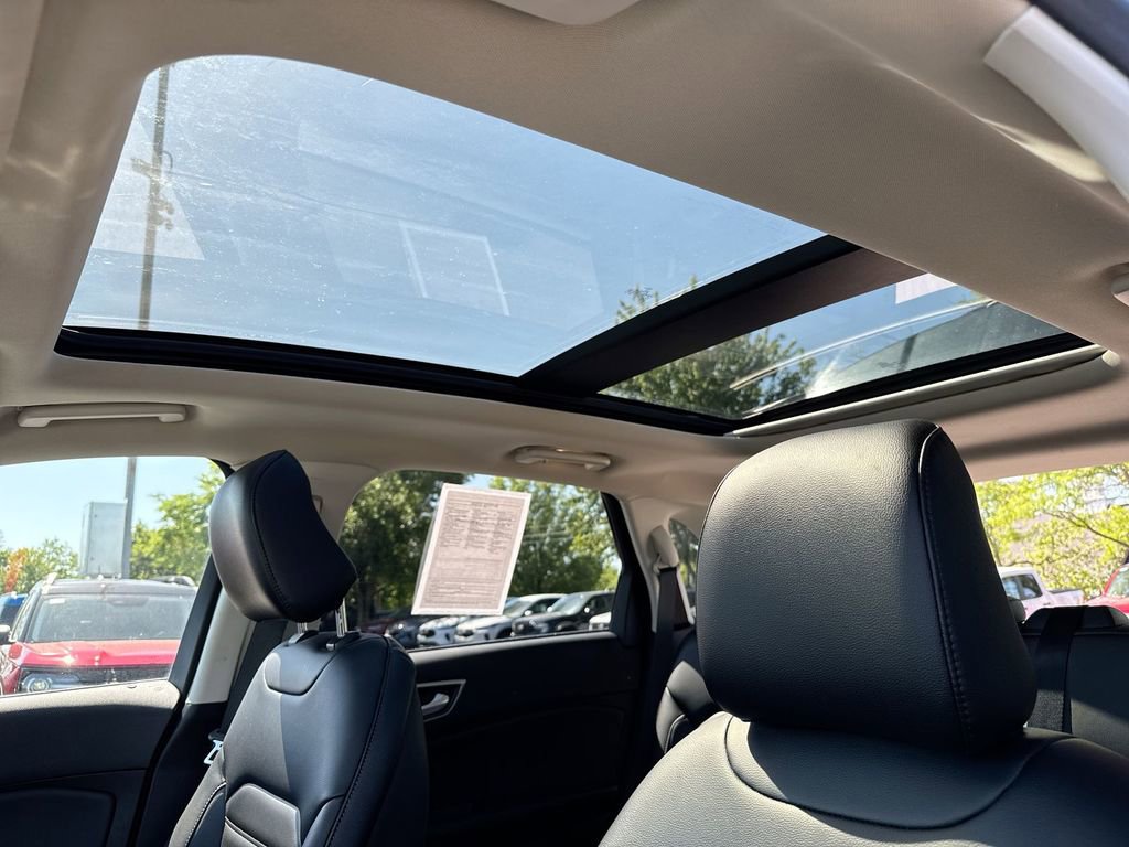 Used 2022 Ford Edge SEL w/ Convenience Package AWD/4WD image 19