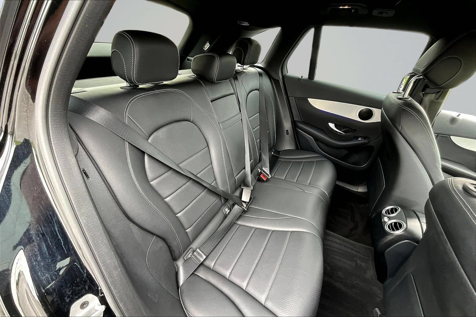 Used 2022 Mercedes-Benz GLC 300 w/ Premium Package Lite image 25