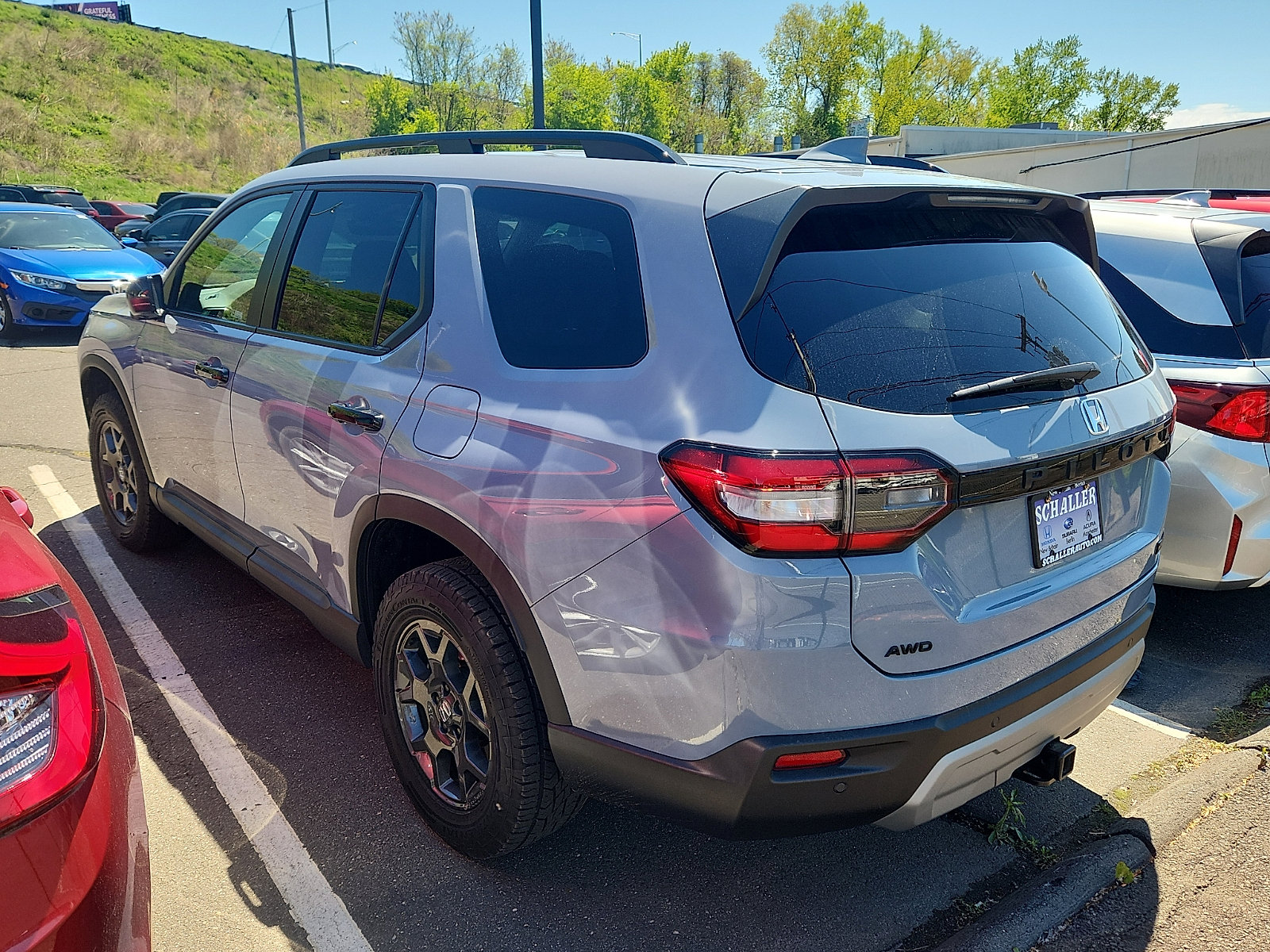 Used 2025 Honda Pilot TrailSport image 3