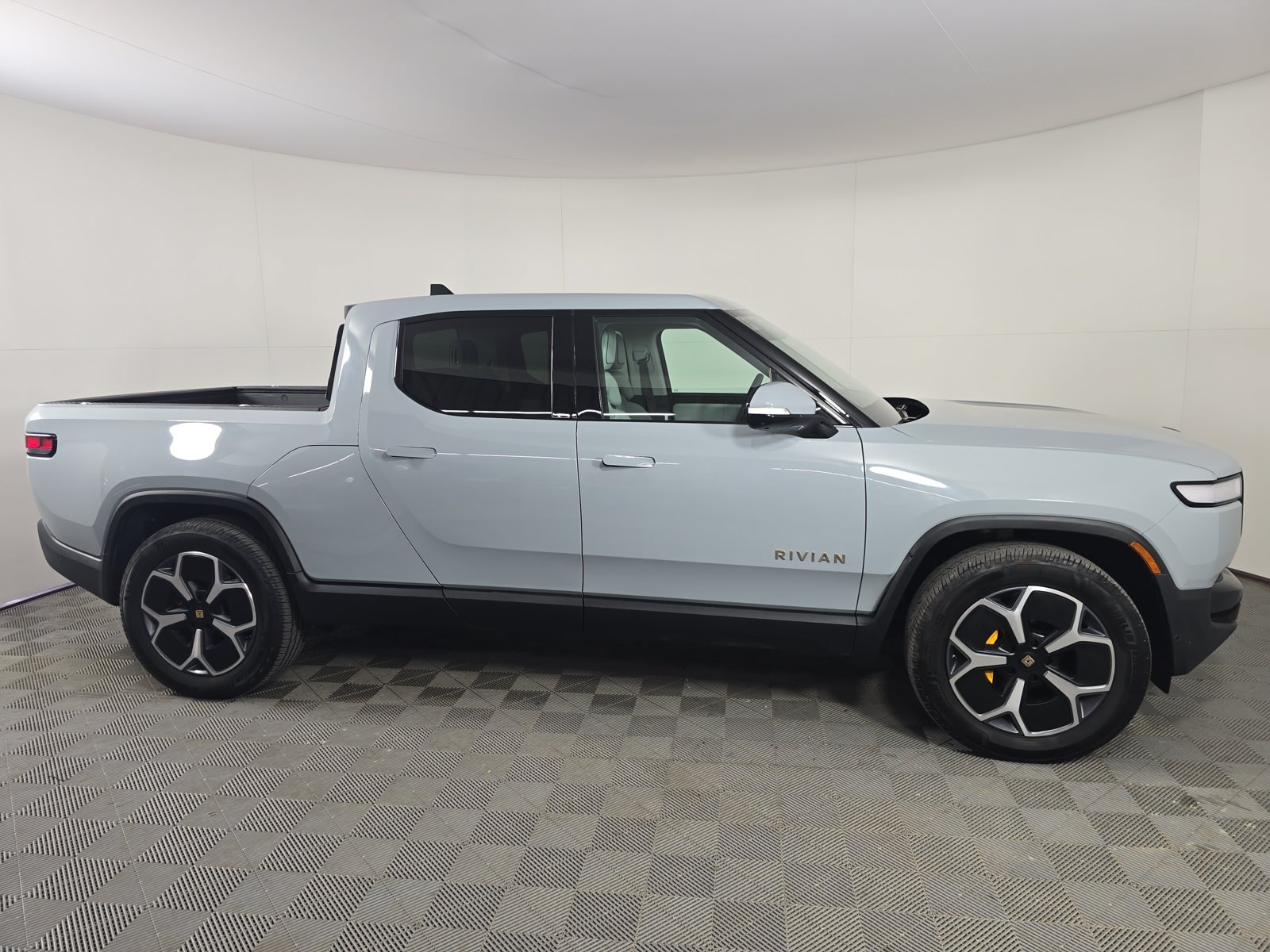 Used 2022 Rivian R1T Adventure AWD/4WD image 6