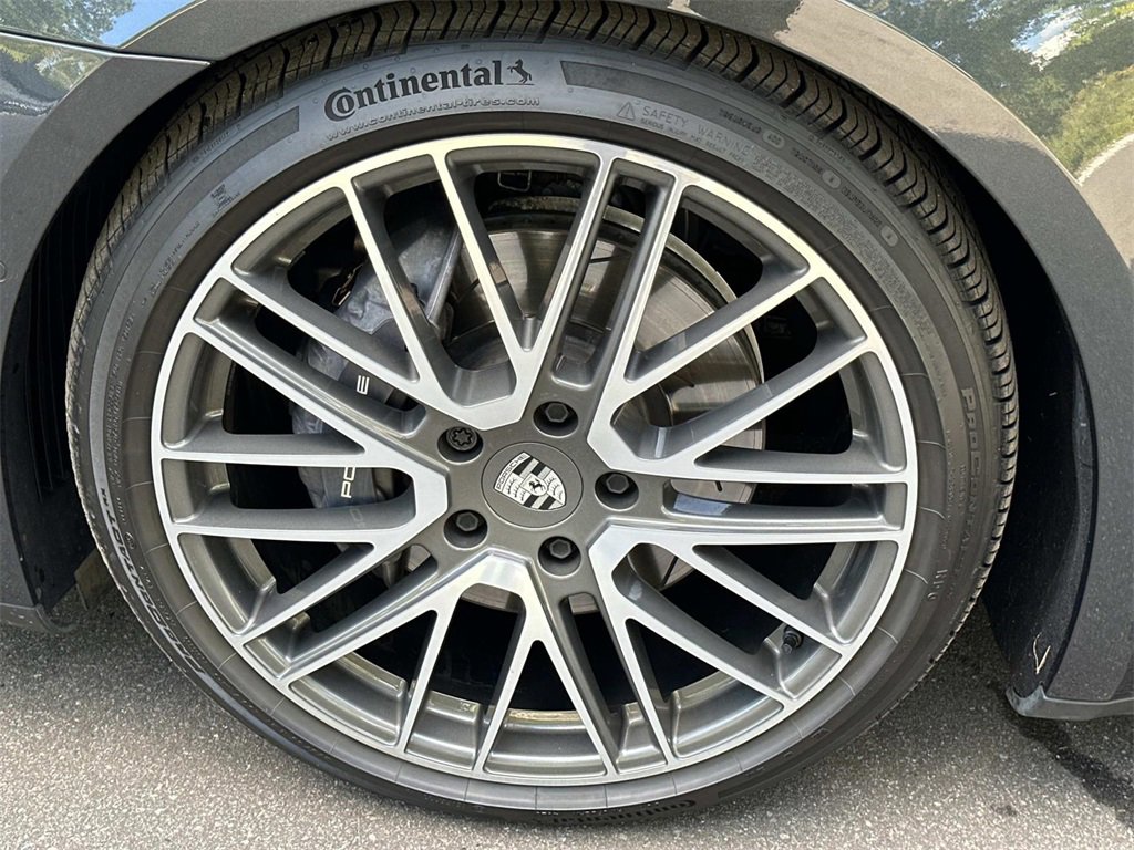 Used 2024 Porsche Panamera image 11