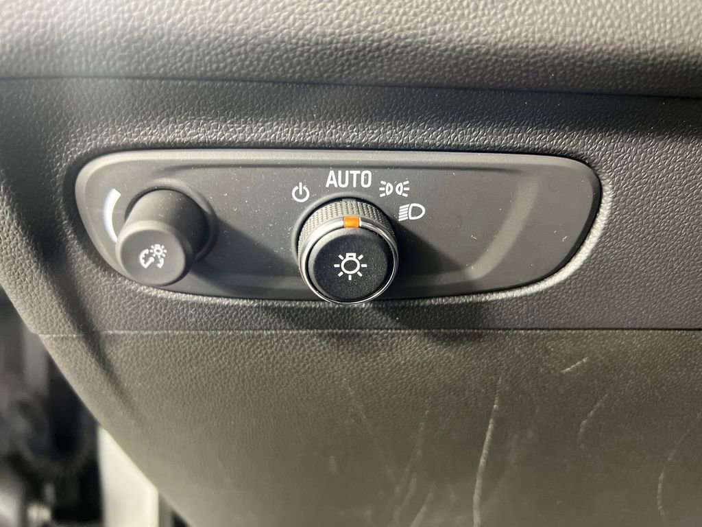 Used 2023 Buick Envision Preferred image 18