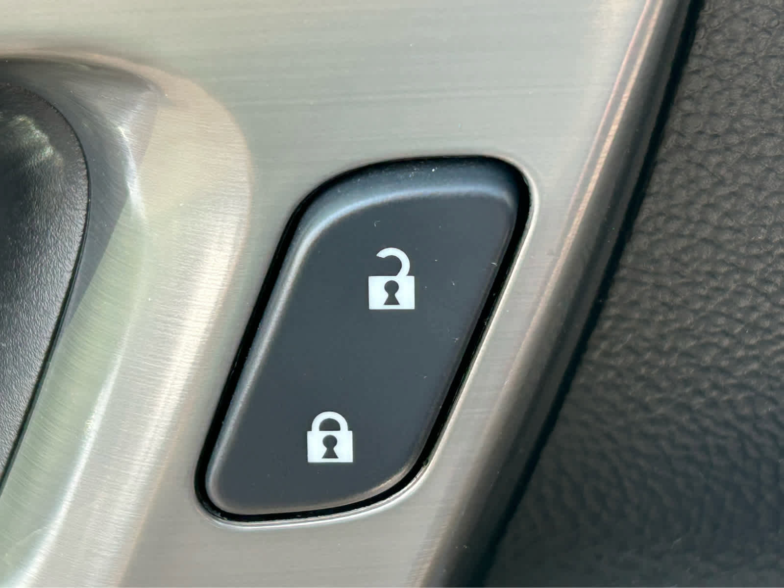 Used 2017 Buick Verano Sport Touring image 15