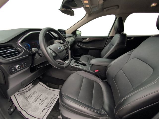 Used 2020 Ford Escape Titanium image 9