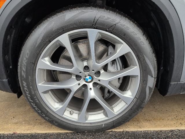 New 2026 BMW X5 xDrive50e w/ Premium Package image 10
