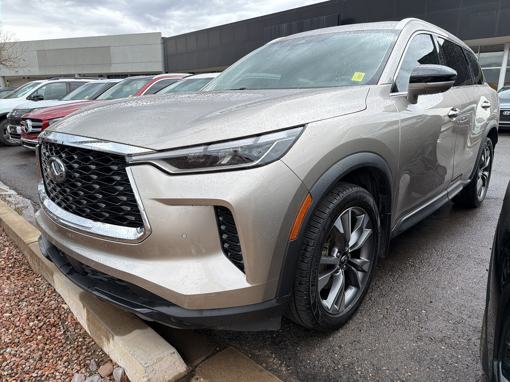 Used 2023 INFINITI QX60 Luxe w/ Vision Package AWD/4WD image 1