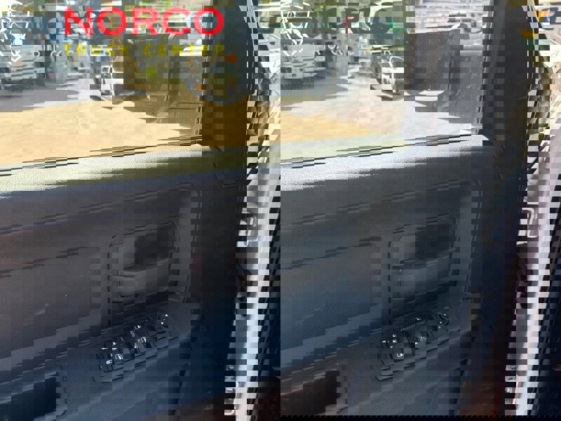 Used 2022 RAM 3500 Tradesman w/ Chrome Appearance Group image 15