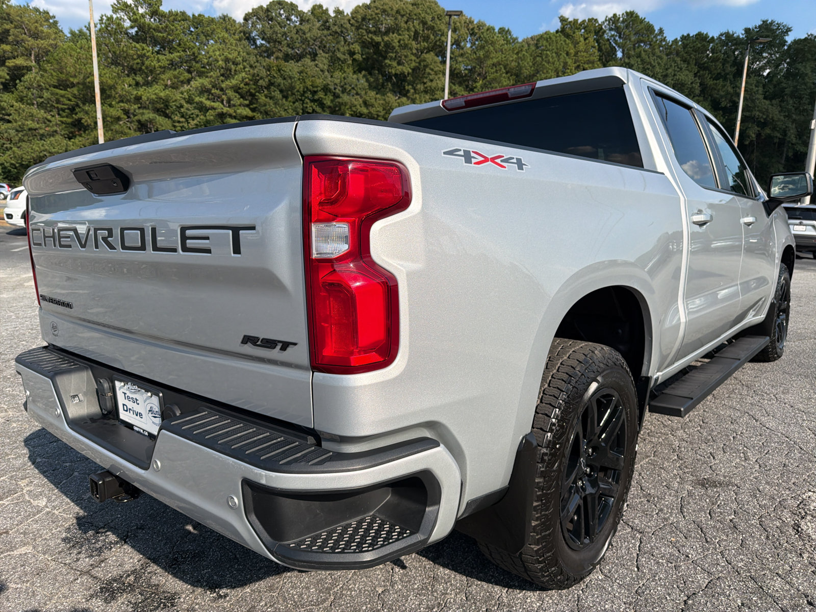 Used 2022 Chevrolet Silverado 1500 RST w/ LPO, Blackout Package AWD/4WD image 8