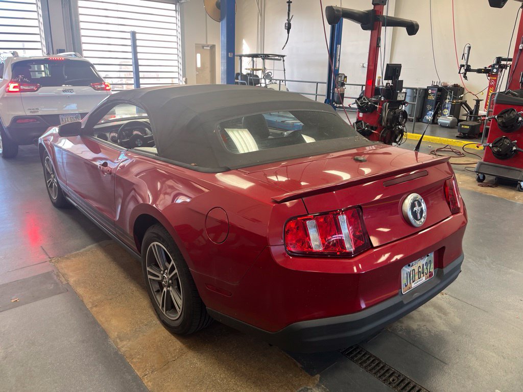 Used 2010 Ford Mustang Premium RWD image 8
