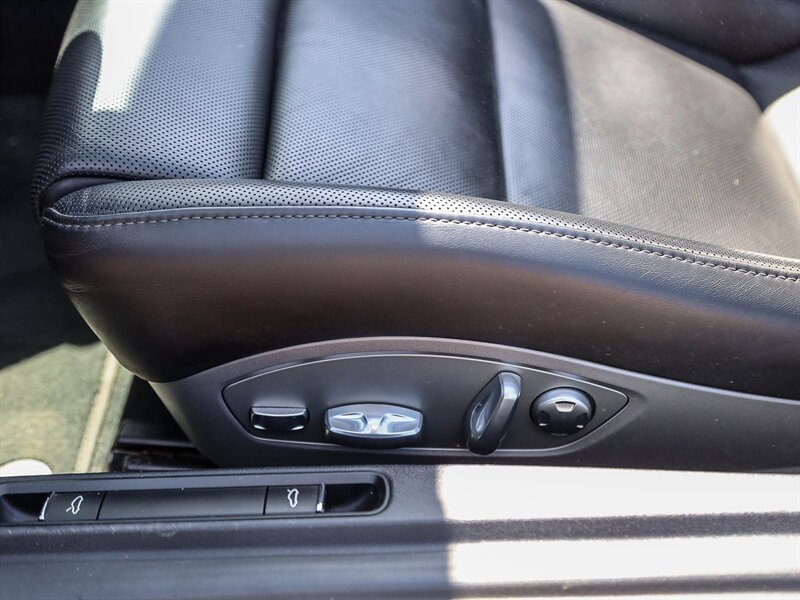 Used 2015 Porsche 911 Carrera 4S AWD/4WD image 27