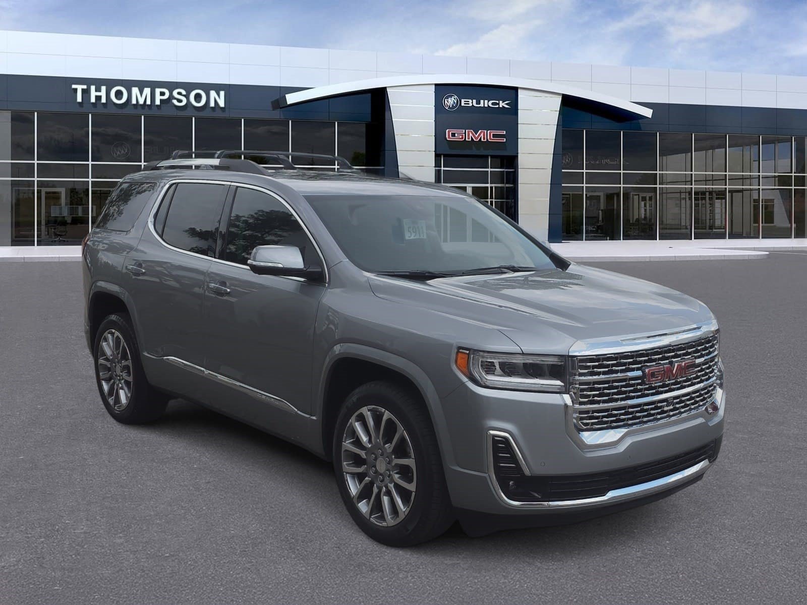 Used 2023 GMC Acadia Denali w/ Denali Ultimate Package FWD image 1