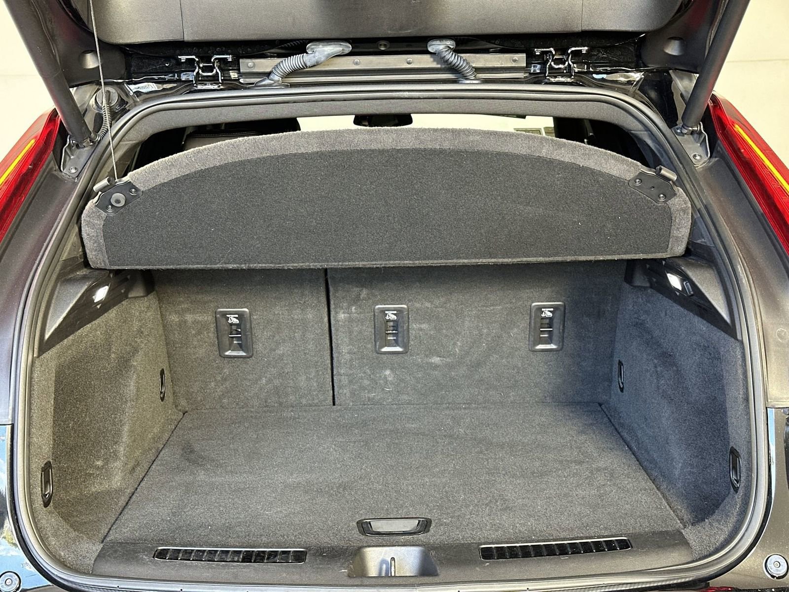 Used 2019 Cadillac XT4 Premium Luxury image 29