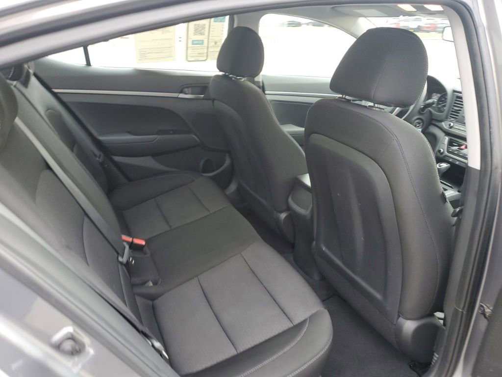 Used 2018 Hyundai Elantra SE image 28