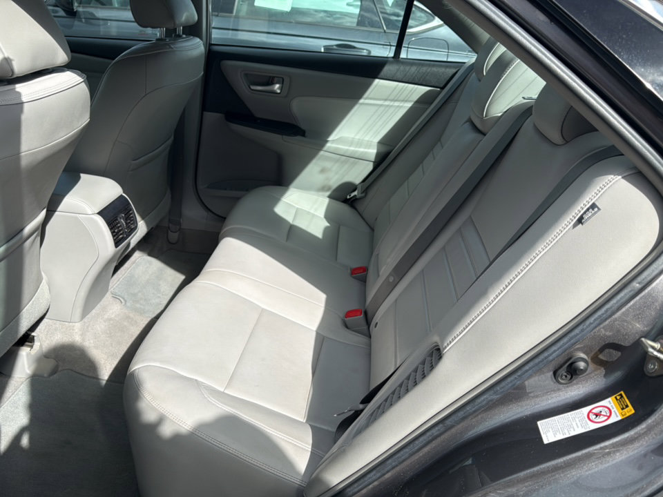 Used 2016 Toyota Camry XLE w/ Moonroof Package FWD image 15