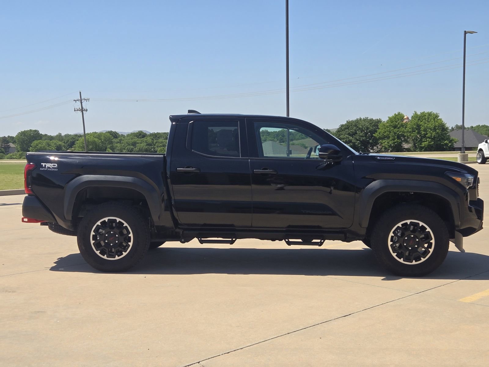 Used 2025 Toyota Tacoma TRD Off-Road w/ TRD Off Road Premium Package AWD/4WD image 7