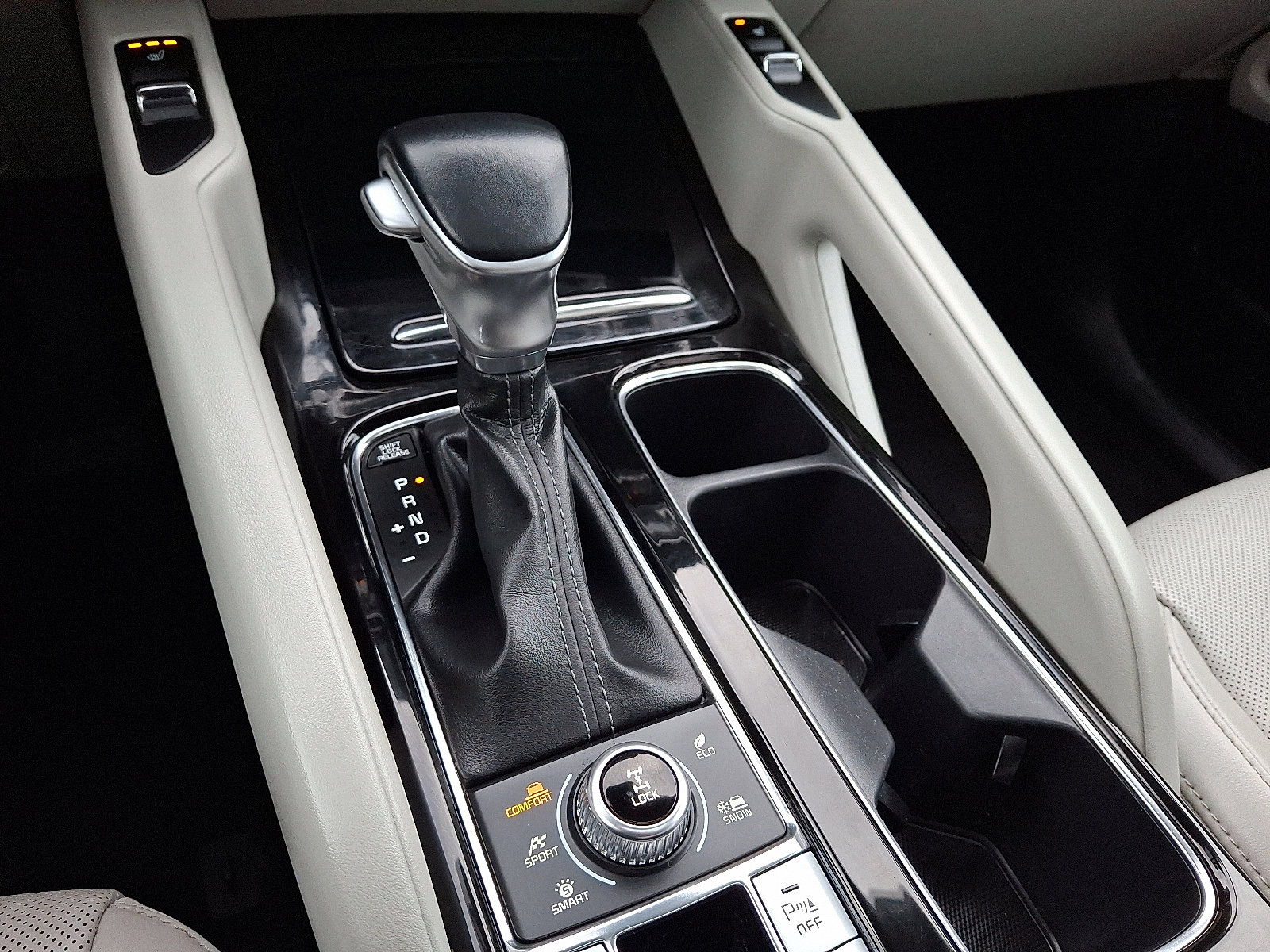 Used 2022 Kia Telluride S image 16