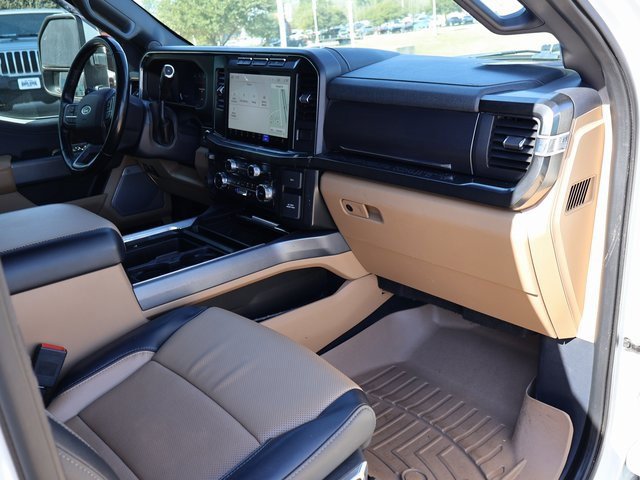 Used 2023 Ford F350 Lariat image 19