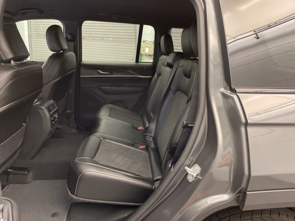 New 2026 Jeep Grand Cherokee Altitude RWD image 16
