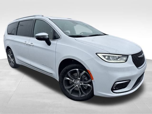 New 2026 Chrysler Pacifica Pinnacle