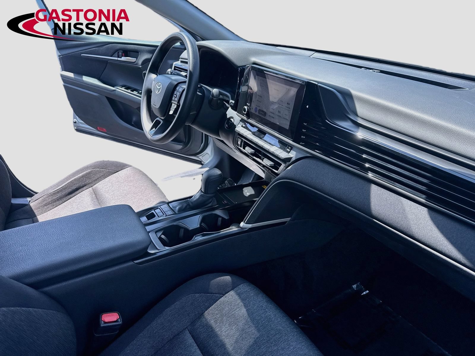 Used 2025 Toyota Camry LE FWD image 36