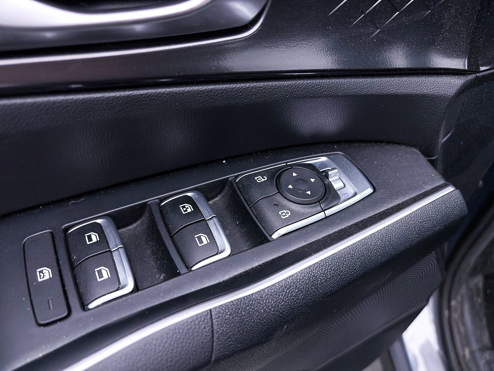 Used 2022 Kia Sorento LX image 16