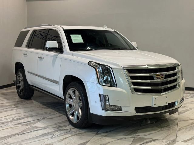 Used 2018 Cadillac Escalade Premium Luxury AWD/4WD image 4