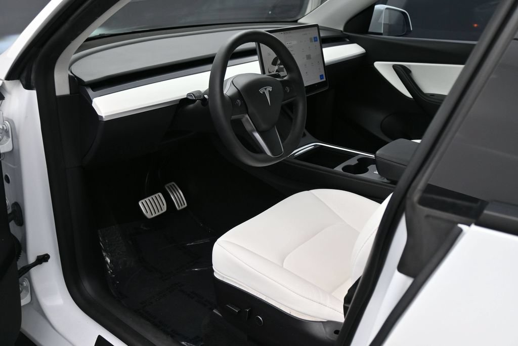 Used 2022 Tesla Model Y Performance AWD/4WD image 2