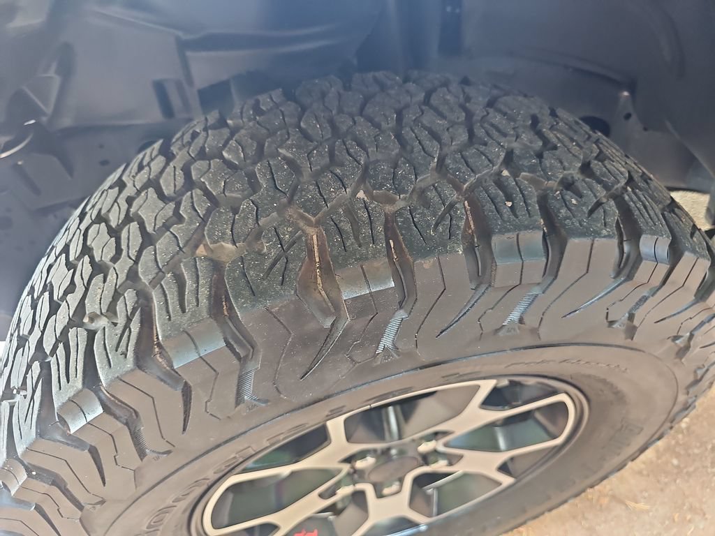 Used 2022 Jeep Wrangler Unlimited Rubicon AWD/4WD image 29