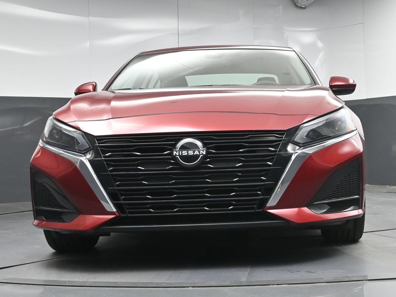 Used 2024 Nissan Altima 2.5 SV w/ SV Premium Package FWD image 23