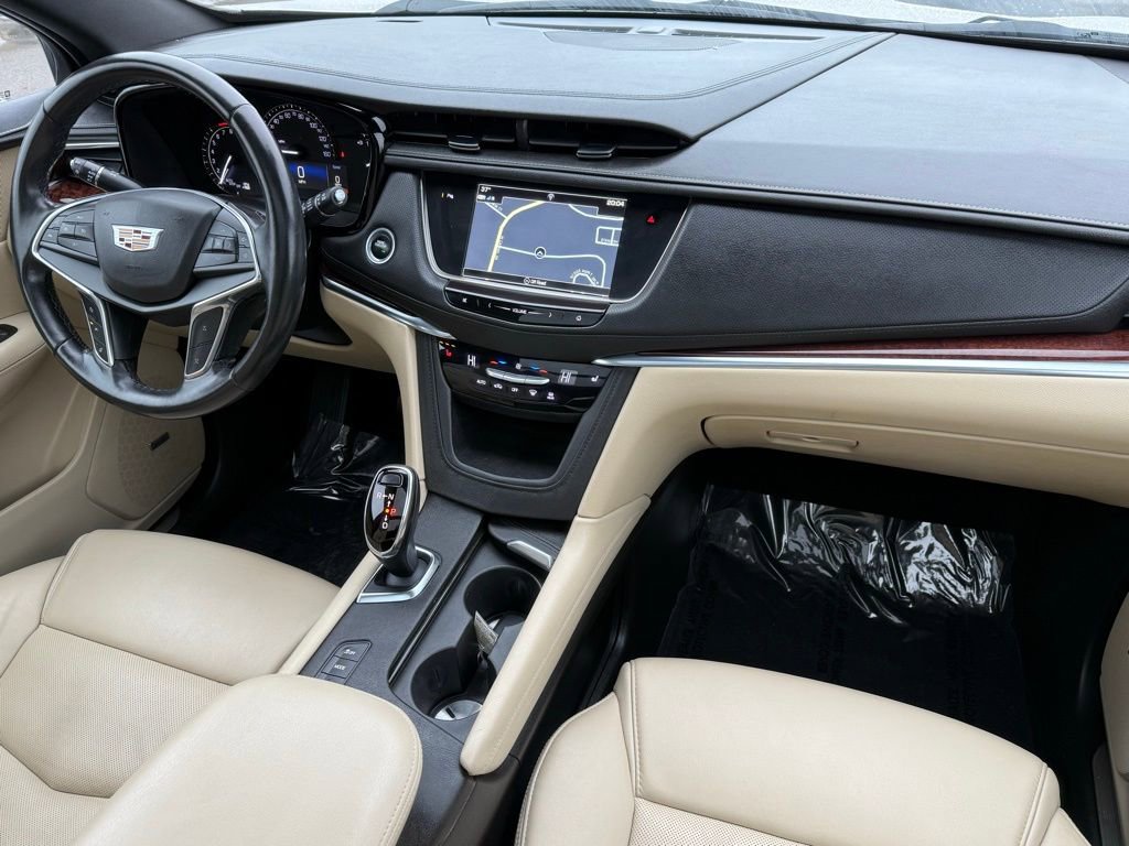 Used 2018 Cadillac XT5 Luxury w/ Driver Awareness Package image 29