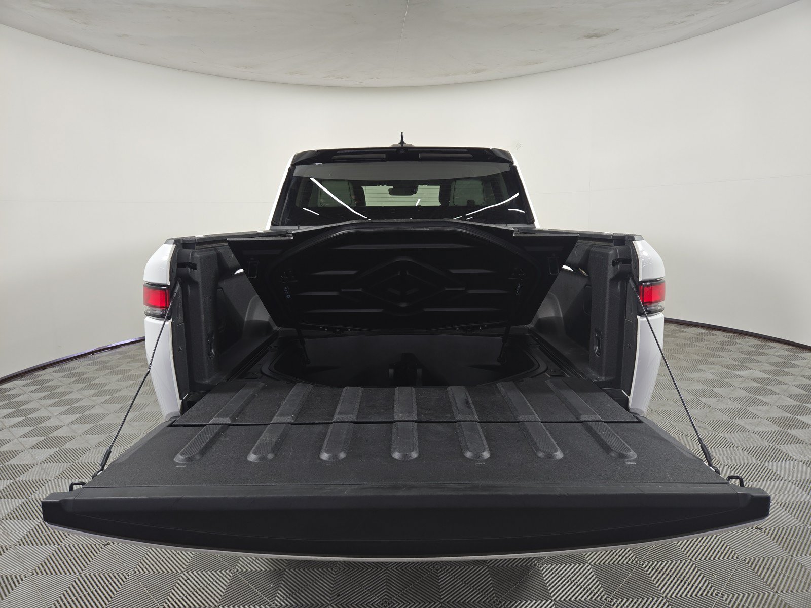 Used 2024 Rivian R1T Adventure AWD/4WD image 15