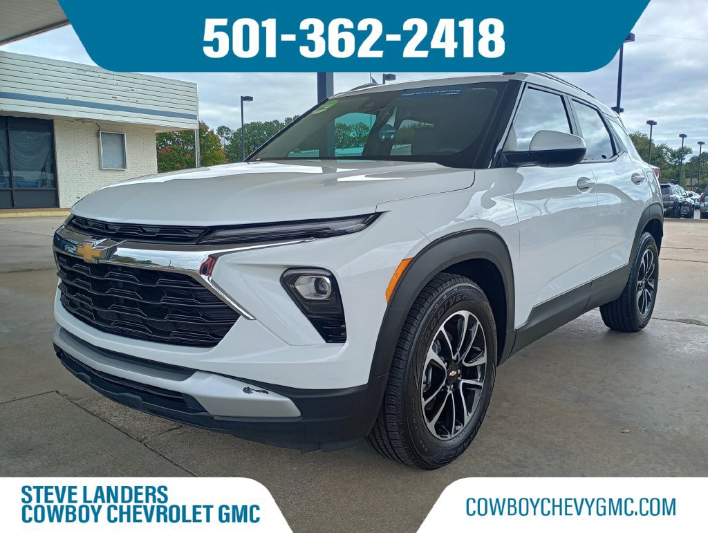 Used 2025 Chevrolet TrailBlazer LT FWD image 1