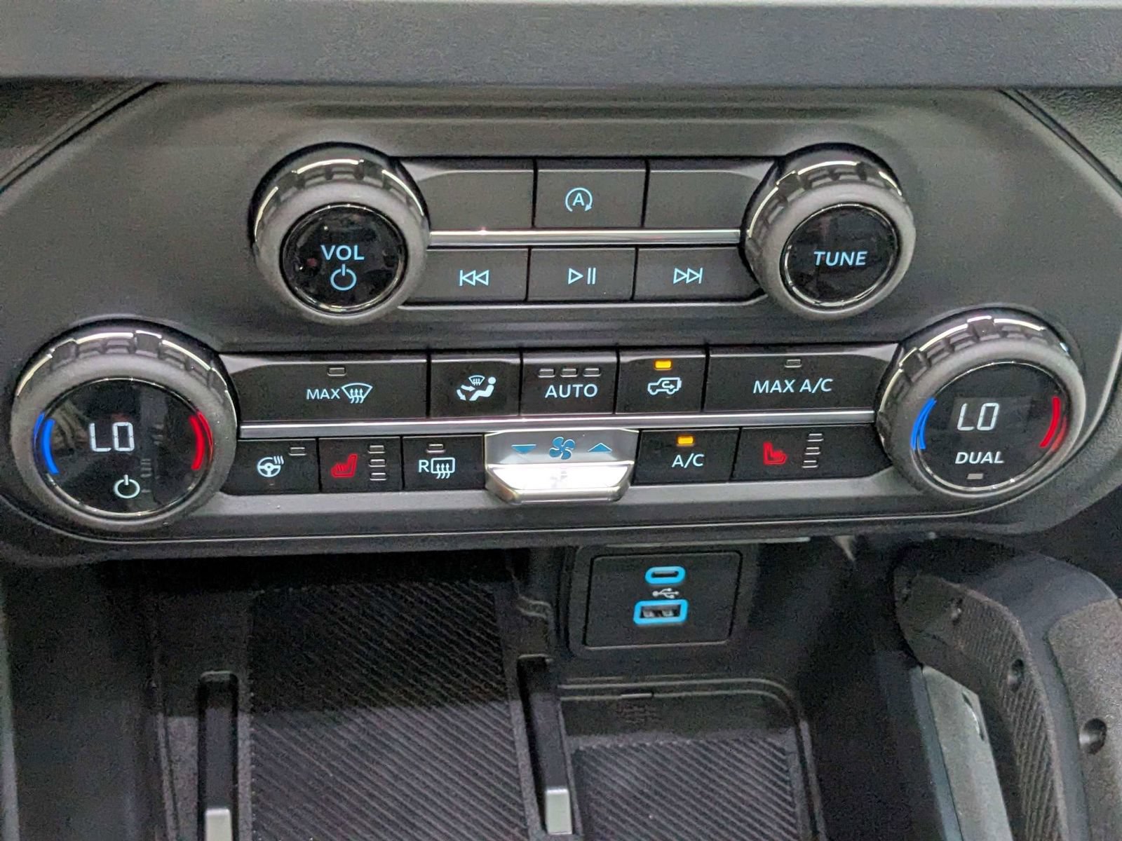 New 2025 Ford Bronco Outer Banks w/ Sasquatch Package AWD/4WD image 21