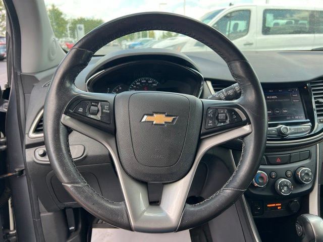 Used 2020 Chevrolet Trax LT w/ Driver Confidence Package FWD image 12