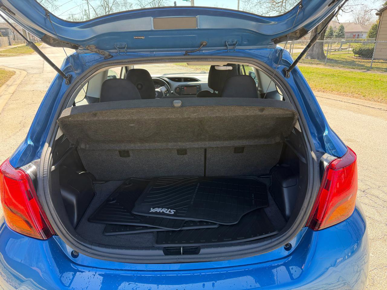 Used 2016 Toyota Yaris LE image 6