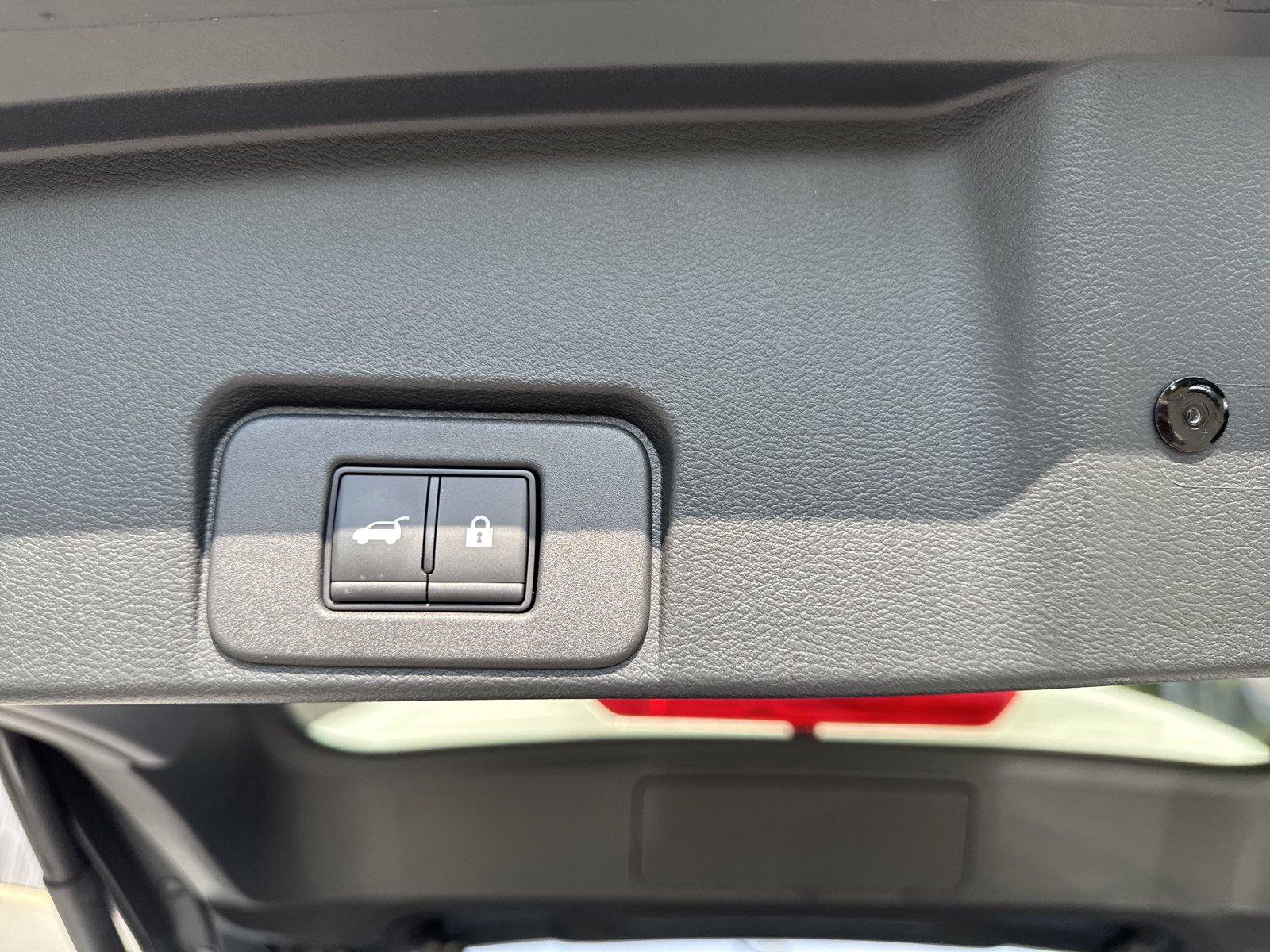 Used 2025 Nissan Rogue SL w/ SL Premium Package FWD image 27