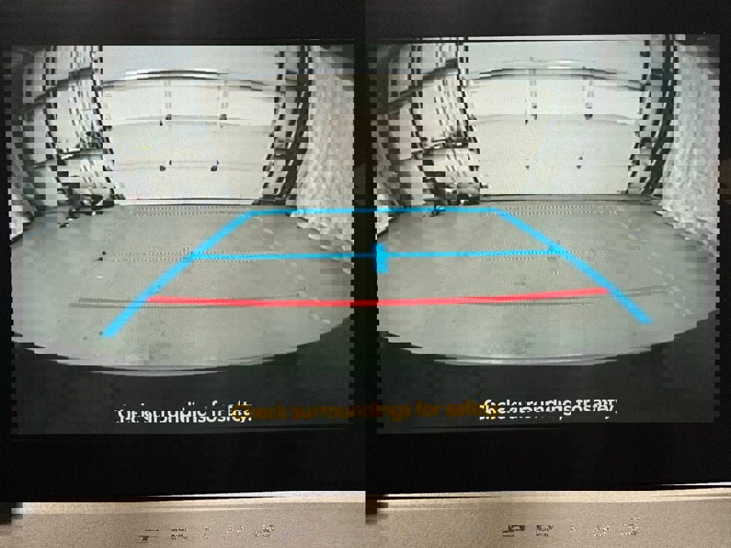 Used 2025 Toyota Prius XLE image 37