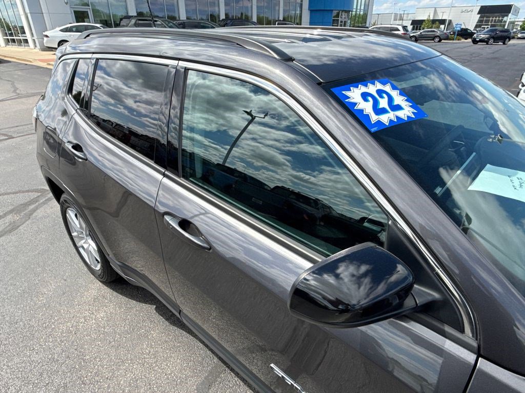 Used 2022 Jeep Compass Latitude FWD image 14