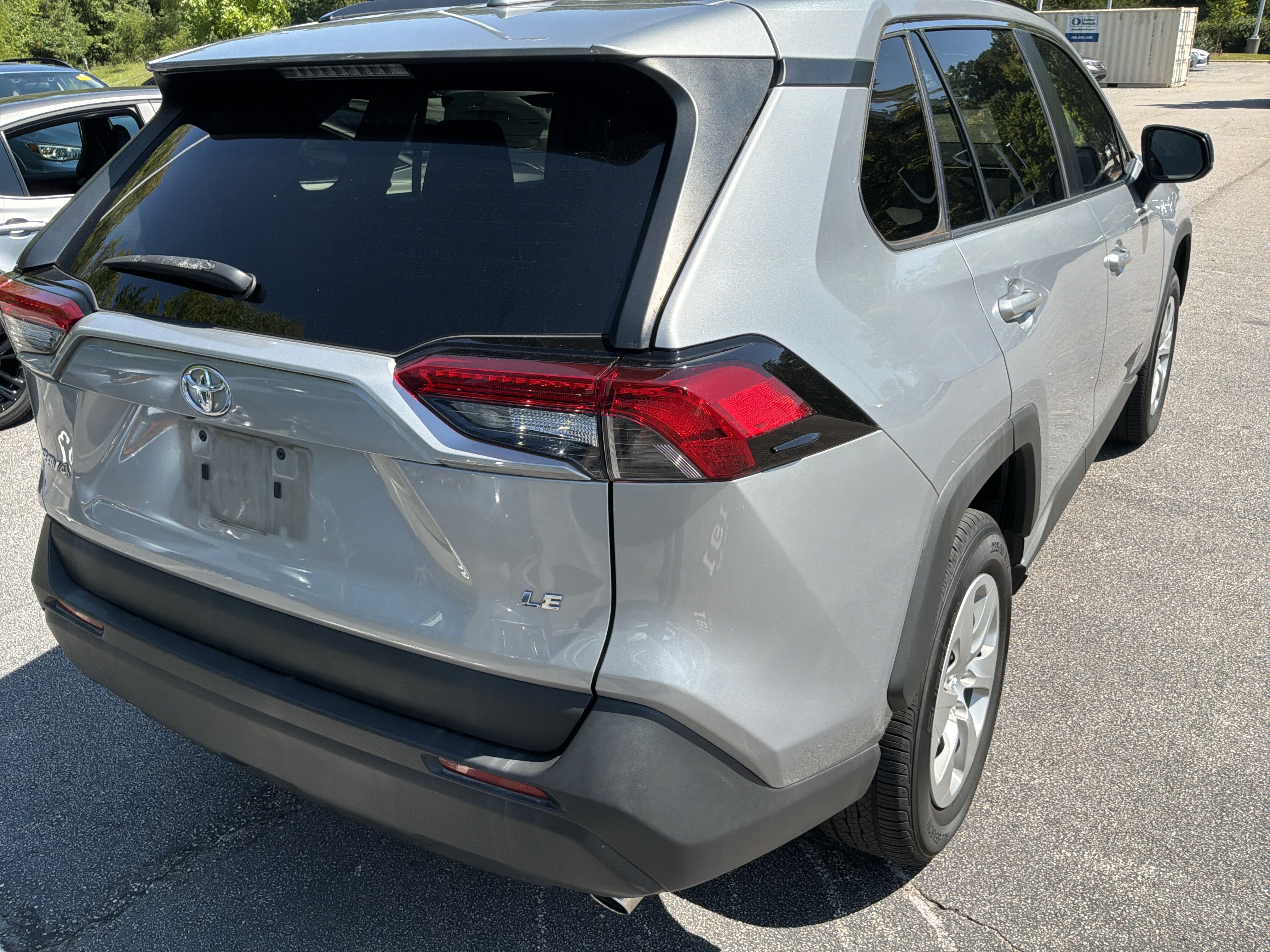 Used 2019 Toyota RAV4 LE FWD image 8