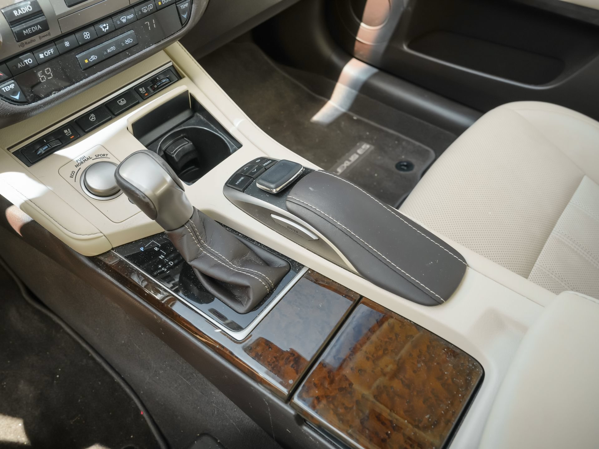 Used 2018 Lexus ES 350 w/ Luxury Package w/Wood Trim FWD image 23