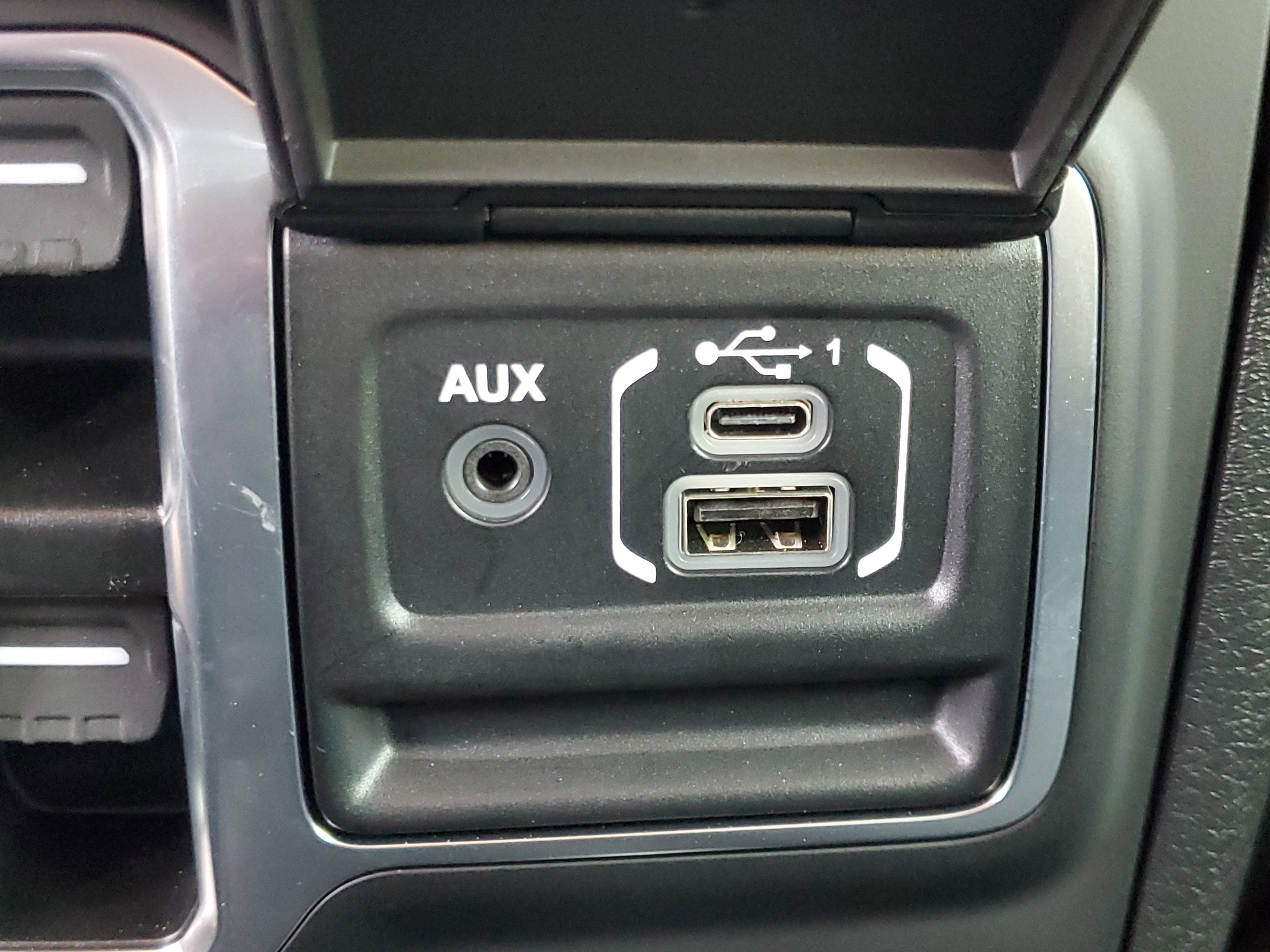 Used 2025 Jeep Wrangler Willys image 27